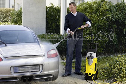 Mua máy rửa xe giá rẻ phục vụ cho quá trình xịt rửa xe