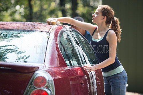 Rửa xe ô tô đúng cách
