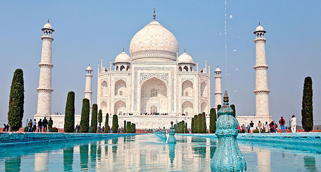 Ngôi đền tượng trưng cho tình yêu vĩnh cửu của vua Shah Jahan Mughal V và hoàng hậu Mumtaz Mahal