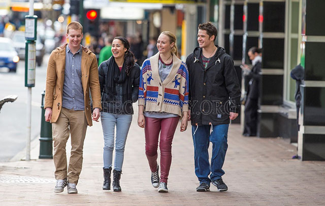 Có nhiều người thuộc sắc tộc khác nhau cùng chung sống ở New Zealand