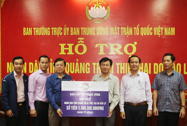 Mặt trận Tổ Quốc Việt Nam ủng hộ 5 tỷ đồng cho người dân bị thiệt hại do bão lũ ở Quảng Trị