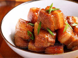 Trình bày món thịt kho tiêu và thưởng thức thôi!