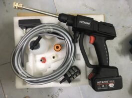 Máy rửa xe dùng pin Hitachi