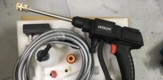 Máy rửa xe dùng pin Hitachi