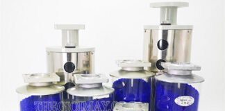 Bình hút ẩm máy biến áp có chứa các hạt silica gel giúp hấp thụ hơi ẩm