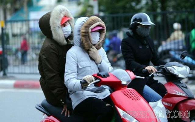 Giữ ấm cho cơ thể khi đi ra ngoài đường để bảo vệ sức khỏe
